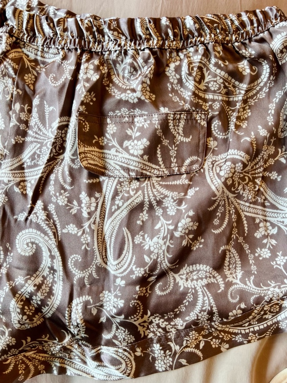 Victoria's Secret Vintage Taupe Cream Paisley 100% real Silk Sleep Lounge Shorts - Picture 3 of 3